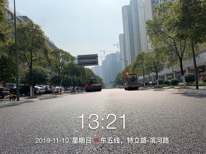 長(zhǎng)沙太空金路橋材料有限公司,雙鋼輪壓路機(jī),福格勒瀝青攤鋪機(jī),AC系列,AF系列,SBS系列