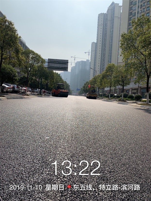 長(zhǎng)沙太空金路橋材料有限公司,雙鋼輪壓路機(jī),福格勒瀝青攤鋪機(jī),AC系列,AF系列,SBS系列