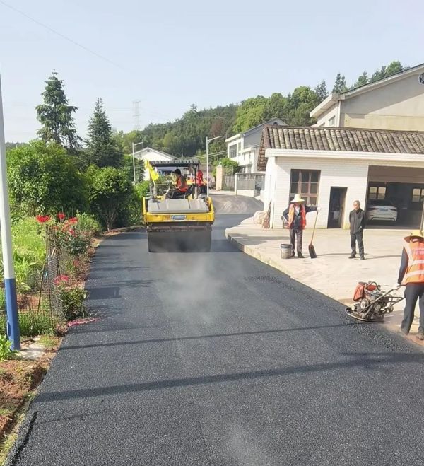 長沙太空金路橋材料有限公司,雙鋼輪壓路機(jī),福格勒瀝青攤鋪機(jī),AC系列,AF系列,SBS系列