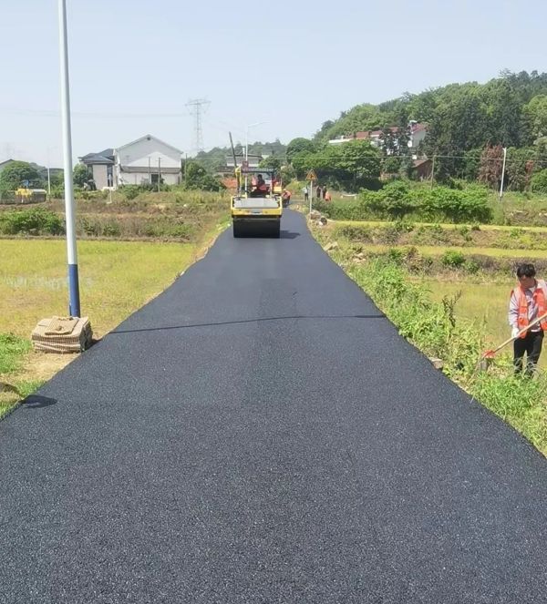 長沙太空金路橋材料有限公司,雙鋼輪壓路機(jī),福格勒瀝青攤鋪機(jī),AC系列,AF系列,SBS系列